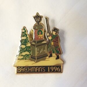 Bachmans 1996 Village Gathering Pin